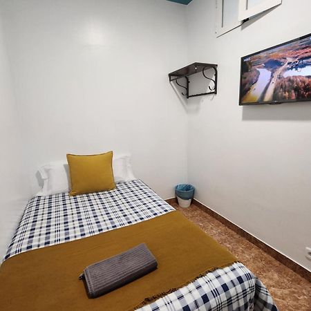 M-A Catrachos Rooms Madrid Bagian luar foto