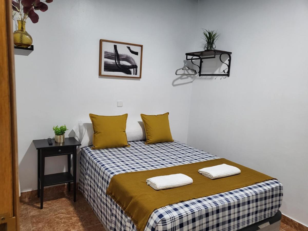 M-A Catrachos Rooms Madrid Bagian luar foto