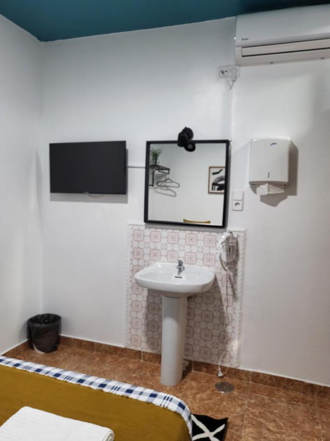 M-A Catrachos Rooms Madrid Bagian luar foto