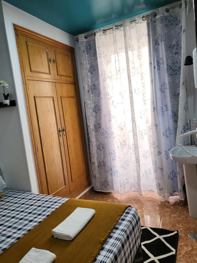M-A Catrachos Rooms Madrid Bagian luar foto