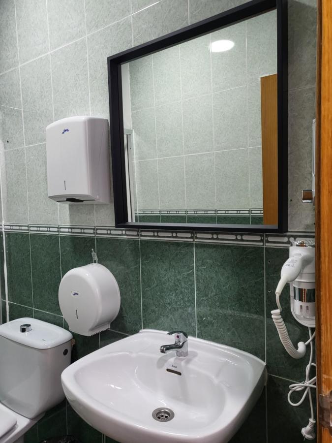 M-A Catrachos Rooms Madrid Bagian luar foto
