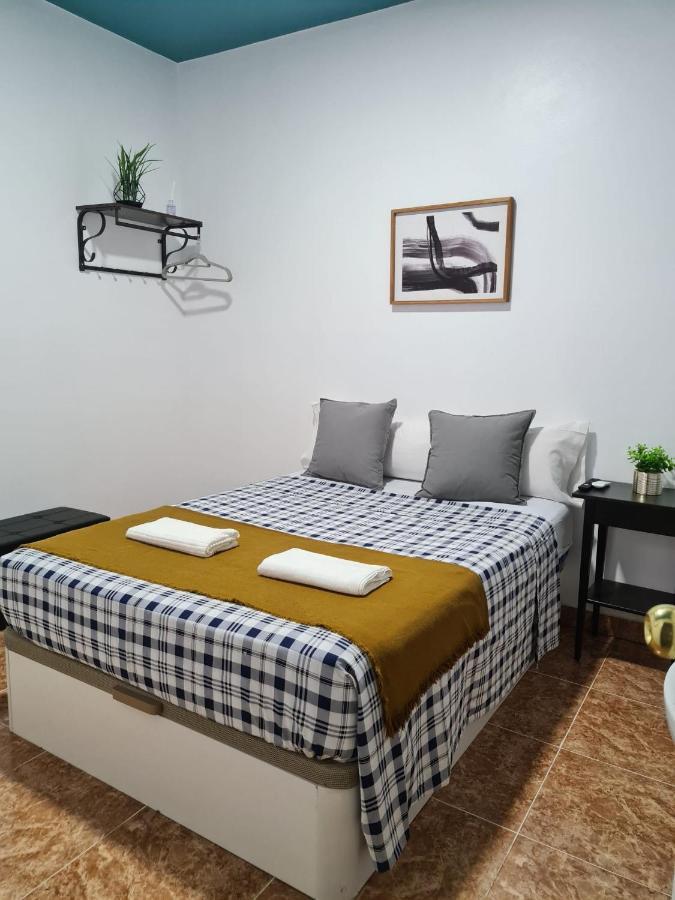 M-A Catrachos Rooms Madrid Bagian luar foto