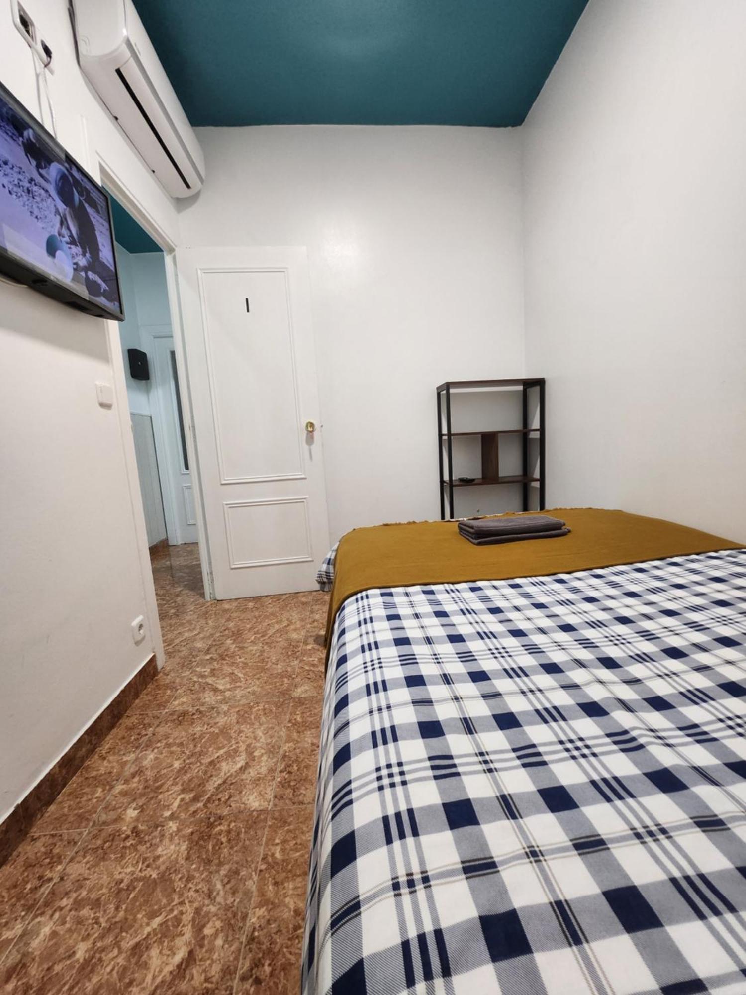 M-A Catrachos Rooms Madrid Bagian luar foto